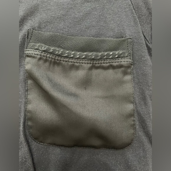 Loft chain t-shirt, size small, petite - Picture 2 of 4